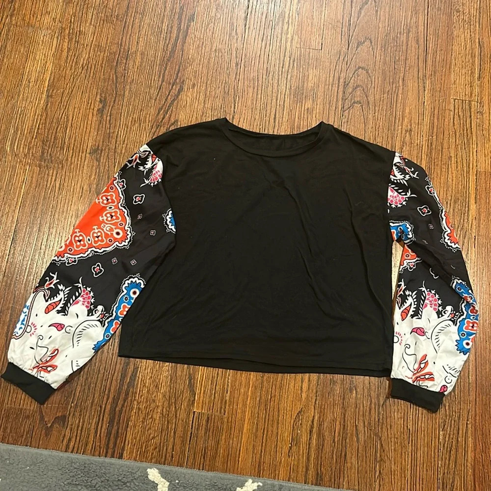 SHEIN Patterned Sleeve Top